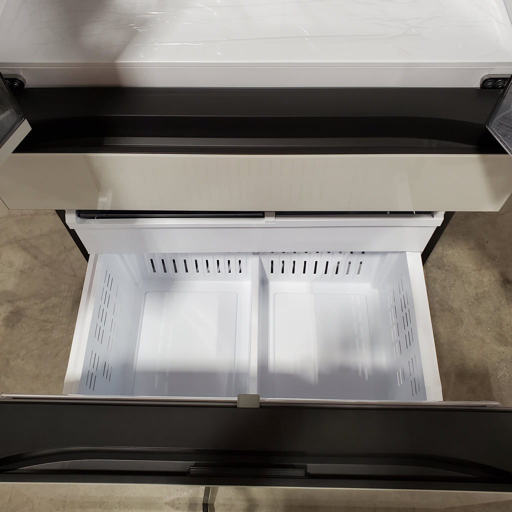 Samsung Bespoke 29 cu ft. 4-Door Standard Depth French Door Smart Refrigerator with Beverage Center Auto Fill Pitcher and Dual Ice Maker with Ice Bites™ in White Glass 25131SD113 - RF29BB86004MAA - Scratch & Dent (Minor)