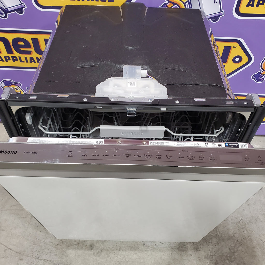 Pictures of Samsung Bespoke 24-in Top Control Built-in Dishwasher (White Glass) With Third Rack, AutoRelease Door, 46-Decibel 25SD085 - DW80CB545012 - Scratch & Dent (Minor) - Neu Appliance Outlet - Discount Appliance Outlet in Austin, Tx