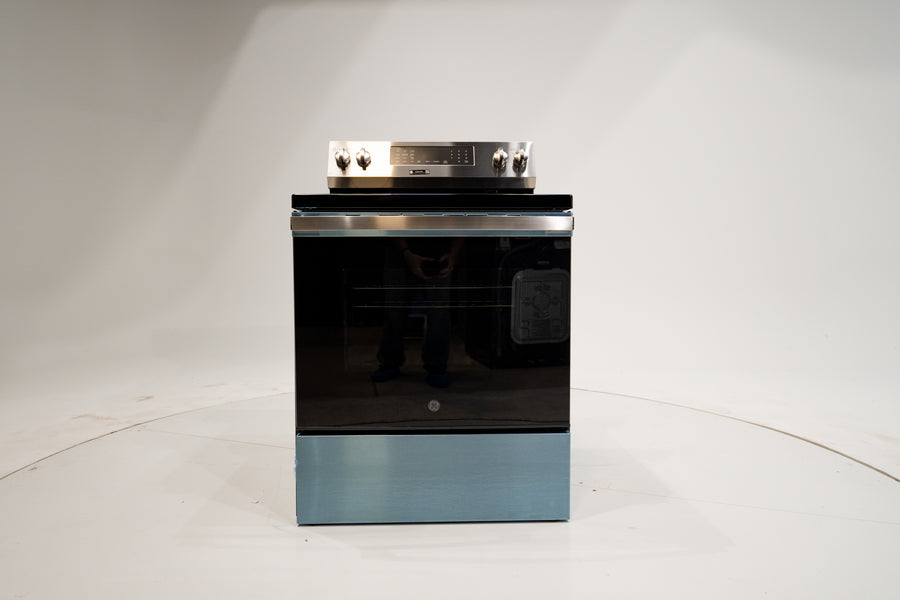 GE ENERGY STAR® 30" Free-Standing Electric Convection Range with No Preheat Air Fry and EasyWash™ Oven Tray GE9846 - GRF600AVSS - New in Box