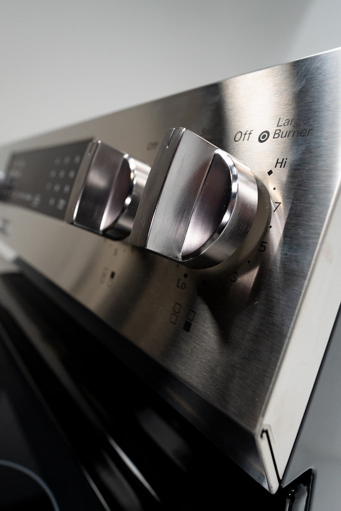 Pictures of GE Mueller Kitchen Package | GNE25JYKFS | JVM3160RFSS | GRF600AVSS | GDP630PYRFS - Neu Appliance Outlet - Discount Appliance Outlet in Austin, Tx