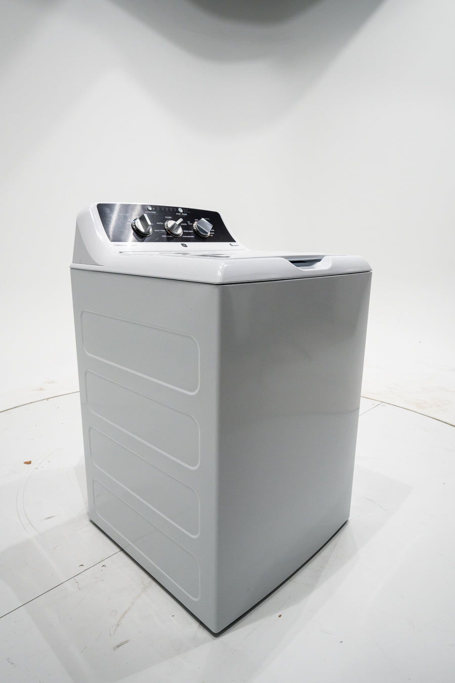 GE Commercial Quality 4.3 cu. ft. Capacity Washer with Stainless Steel Basket with Deep Clean GE9869 - GTW525ACWWB - New in Box