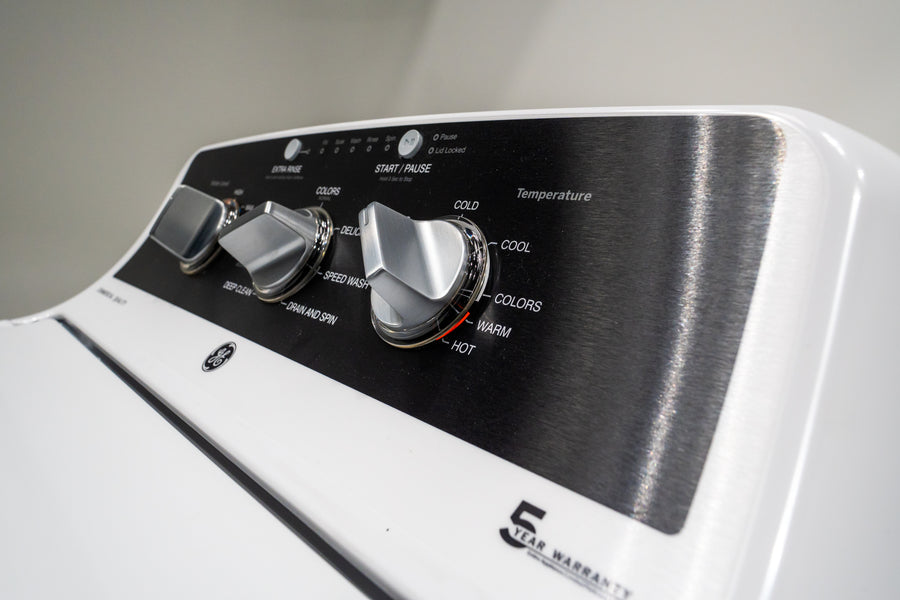 GE Commercial Quality 4.3 cu. ft. Capacity Washer with Stainless Steel Basket with Deep Clean GE9869 - GTW525ACWWB - New in Box