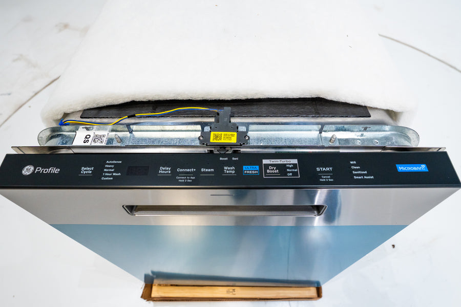 GE Profile™ ENERGY STAR Smart UltraFresh System Dishwasher with Microban™ Antimicrobial Technology with Deep Clean Washing 3rd Rack, 39 dBA GE9856 - PDP795SYVFS - New in Box