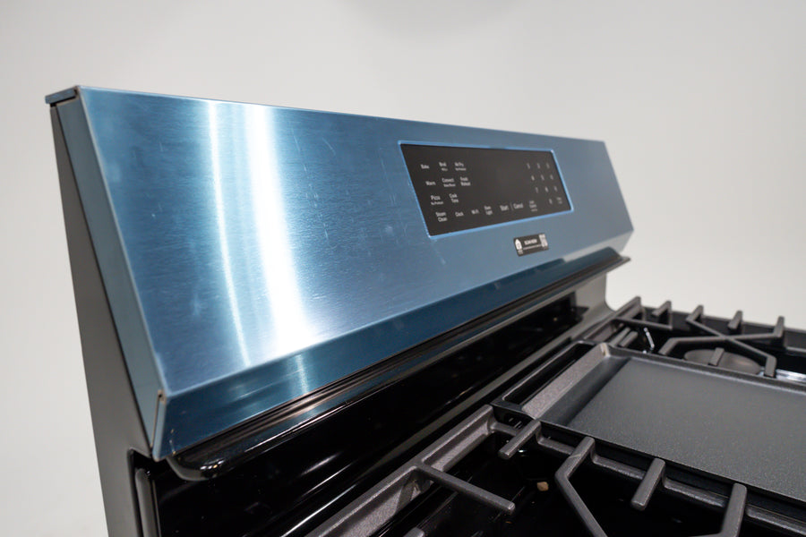 GE 30" Free-Standing Gas Convection Range with EasyWash™ Oven Tray and No Preheat Air Fry GE9845 - GGF600AVSS - New in Box