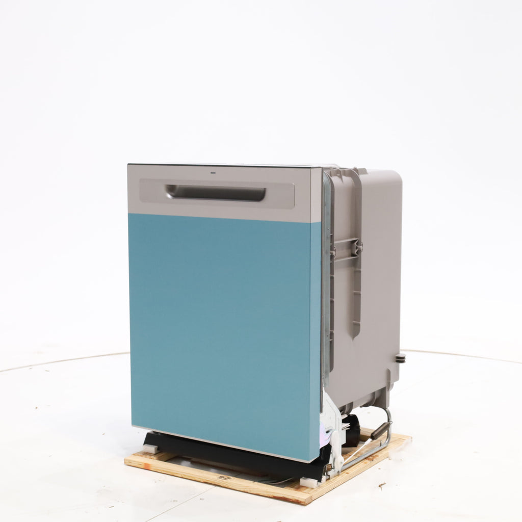 GE® ENERGY STAR® Top Control with Plastic Interior Dishwasher with Sanitize Cycle & Dry Boost GE9850 - GDP630PYRFS - New in Box