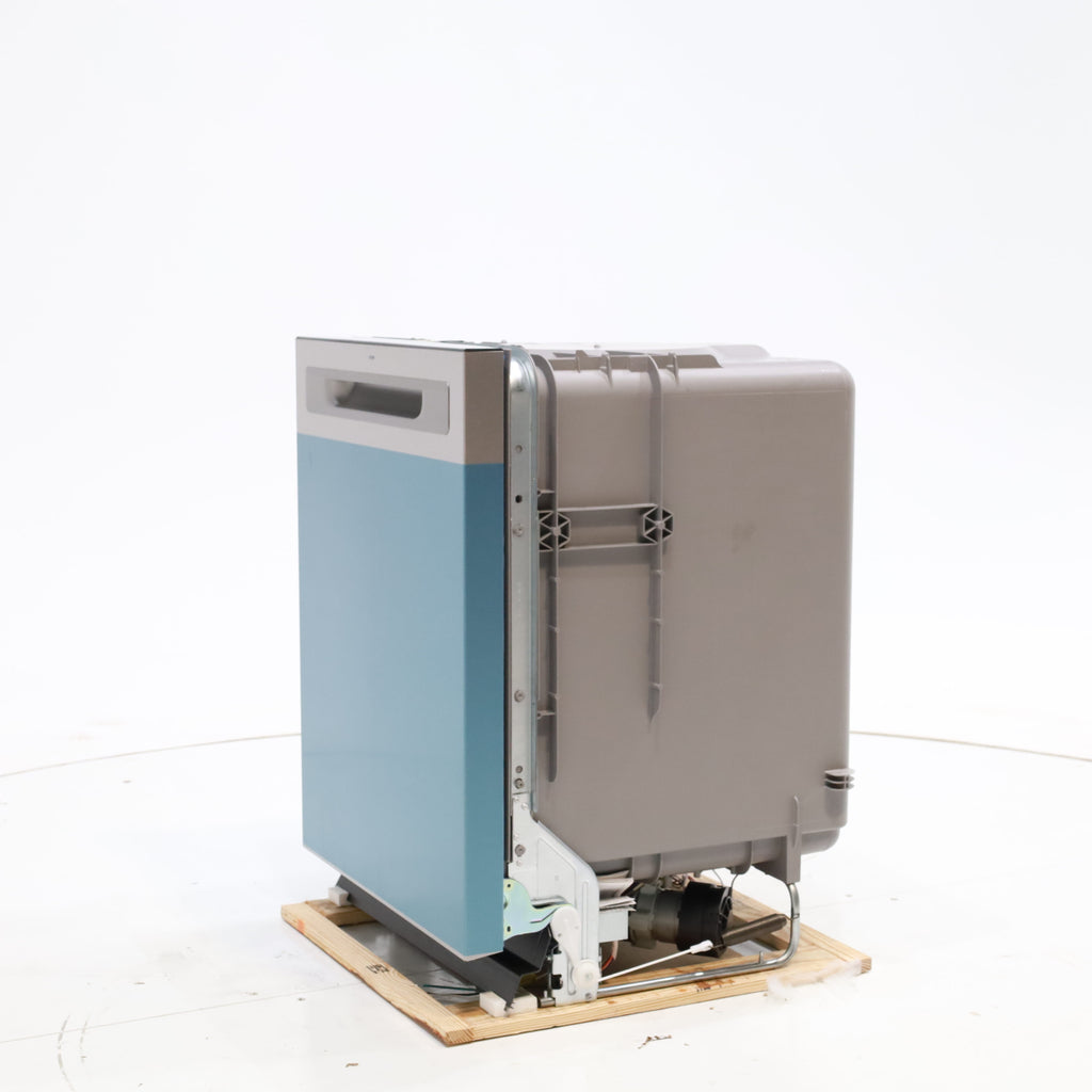 GE® ENERGY STAR® Top Control with Plastic Interior Dishwasher with Sanitize Cycle & Dry Boost GE9850 - GDP630PYRFS - New in Box