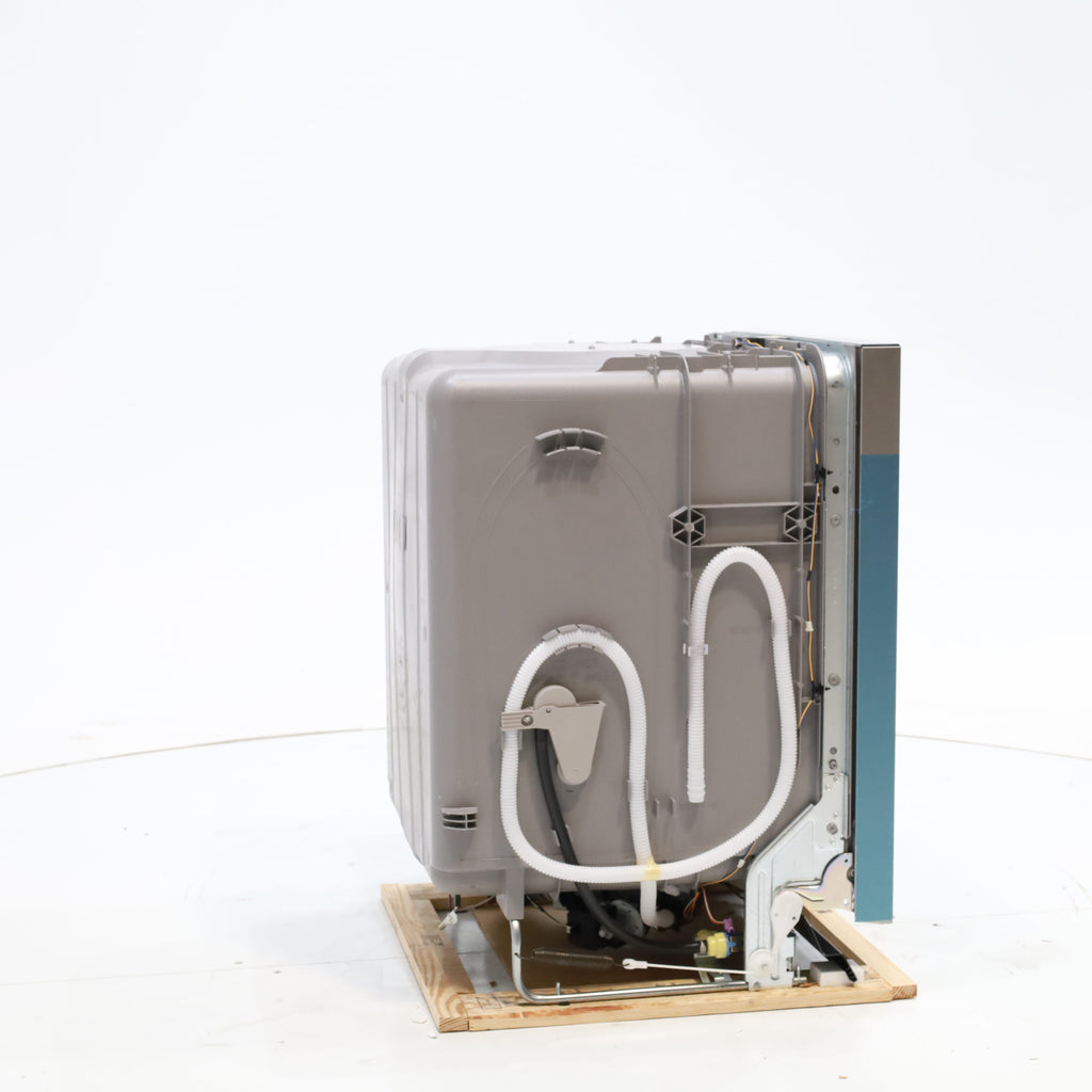 GE® ENERGY STAR® Top Control with Plastic Interior Dishwasher with Sanitize Cycle & Dry Boost GE9850 - GDP630PYRFS - New in Box