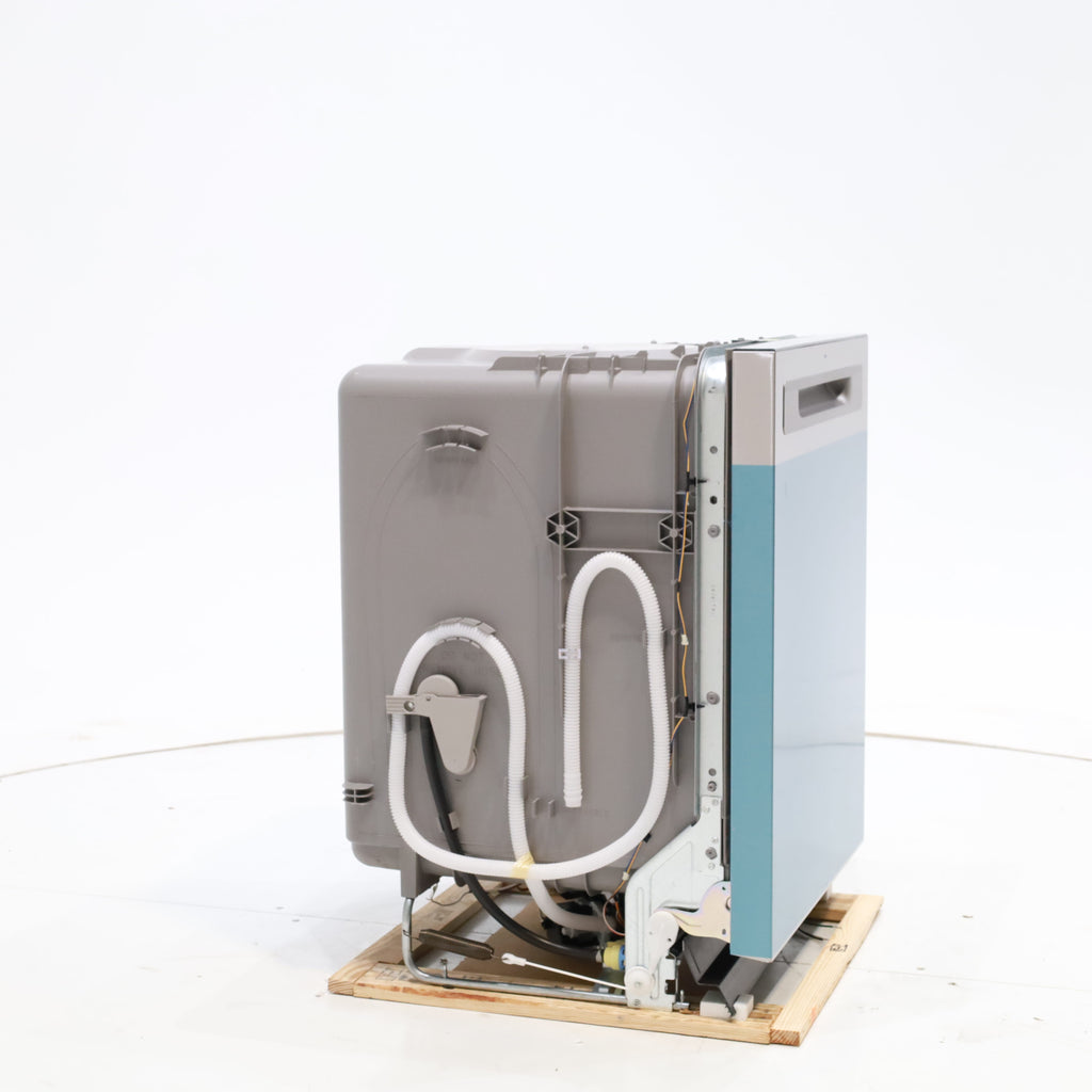 GE® ENERGY STAR® Top Control with Plastic Interior Dishwasher with Sanitize Cycle & Dry Boost GE9850 - GDP630PYRFS - New in Box