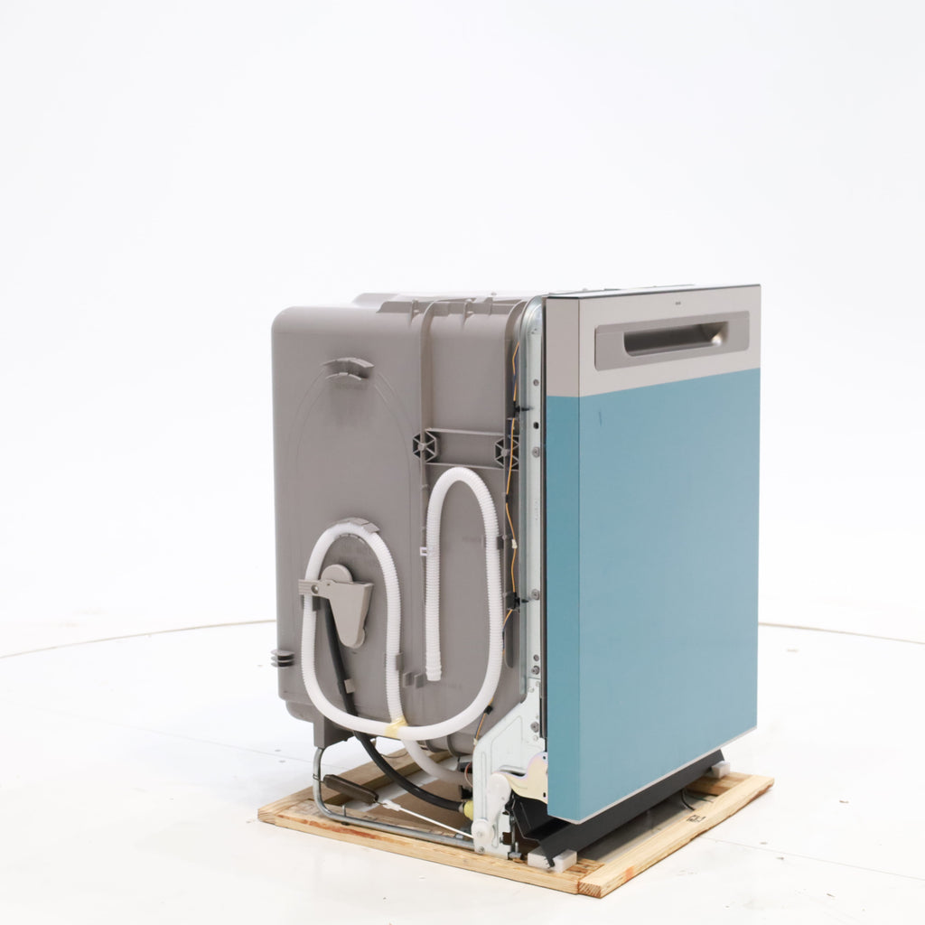 GE® ENERGY STAR® Top Control with Plastic Interior Dishwasher with Sanitize Cycle & Dry Boost GE9850 - GDP630PYRFS - New in Box