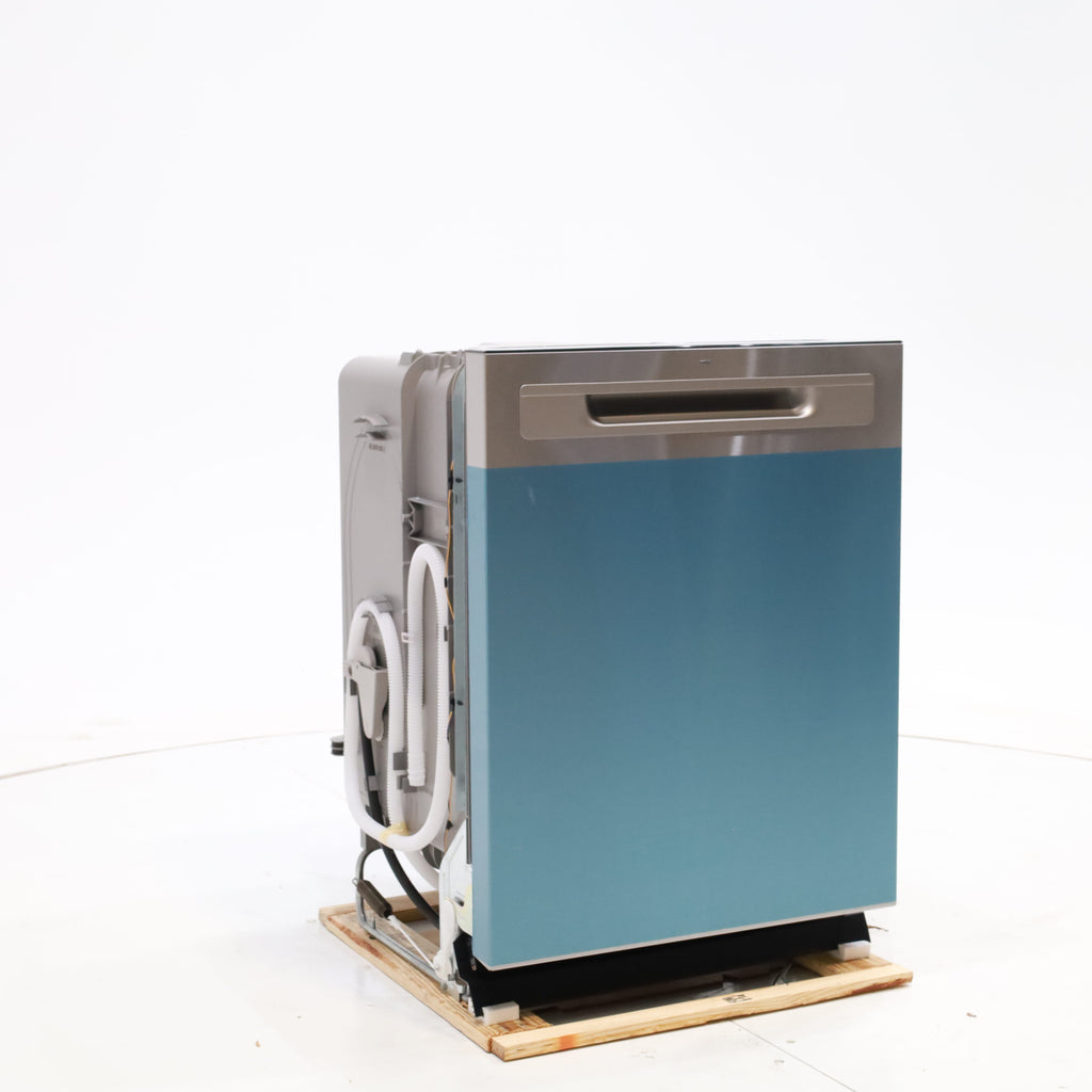 GE® ENERGY STAR® Top Control with Plastic Interior Dishwasher with Sanitize Cycle & Dry Boost GE9850 - GDP630PYRFS - New in Box