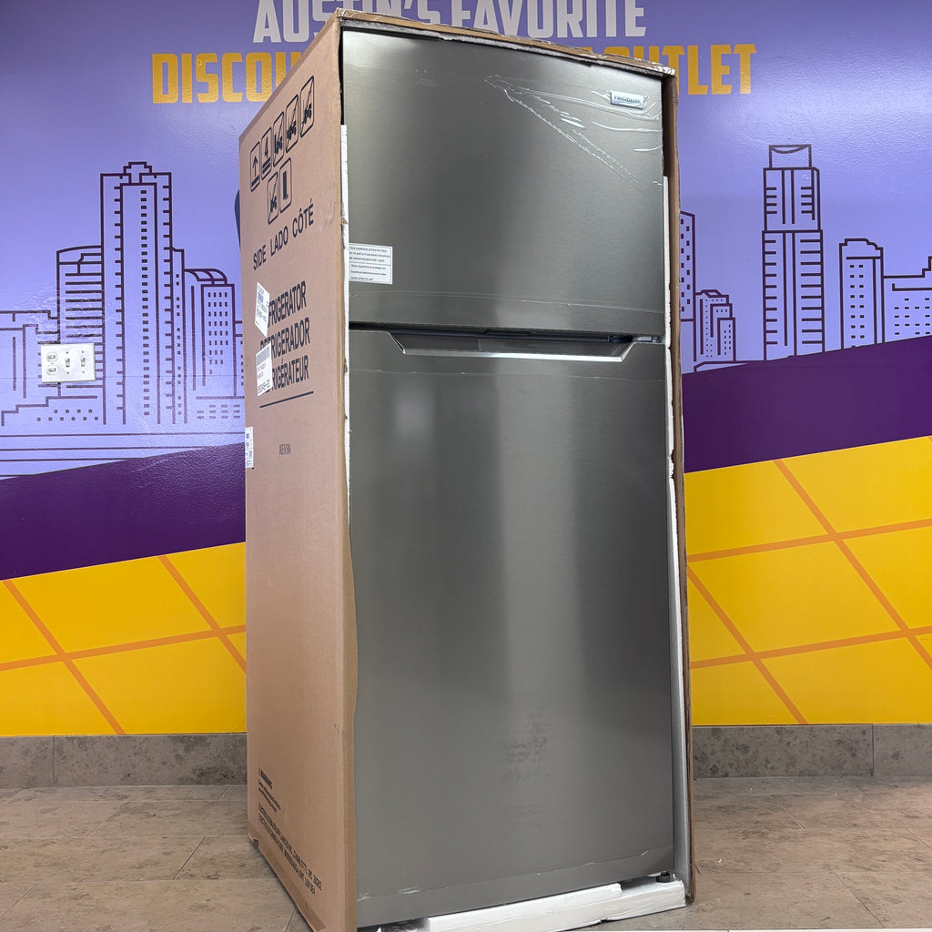 Pictures of Stainless Steel Frigidaire 28 inch wide 18 cu. ft. ENERGY STAR Top Freezer Refrigerator FFHT1822UV - New - Neu Appliance Outlet - Discount Appliance Outlet in Austin, Tx