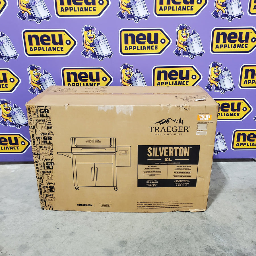 Traeger Silverton® 810 Costco Pellet Grill 30132SD107 - TFS81BVH - New in Box