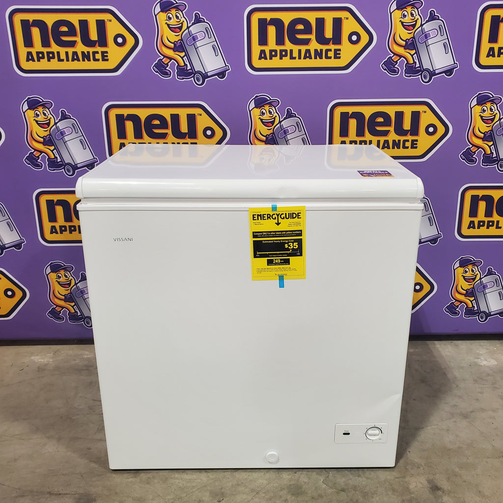 Pictures of Vissani 6.9 cu. ft. Manual Defrost Chest Freezer in White, Garage Ready with LED Light Type SA117 - DCM7QRWW - Scratch & Dent (Minor) - Neu Appliance Outlet - Discount Appliance Outlet in Austin, Tx