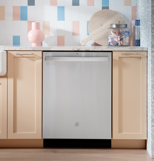 GE® Fingerprint Resistant Stainless Steel ENERGY STAR® Top Control with Stainless Steel Interior Dishwasher with Sanitize Cycle GE9849 - GDT670SYVFS - New in Box