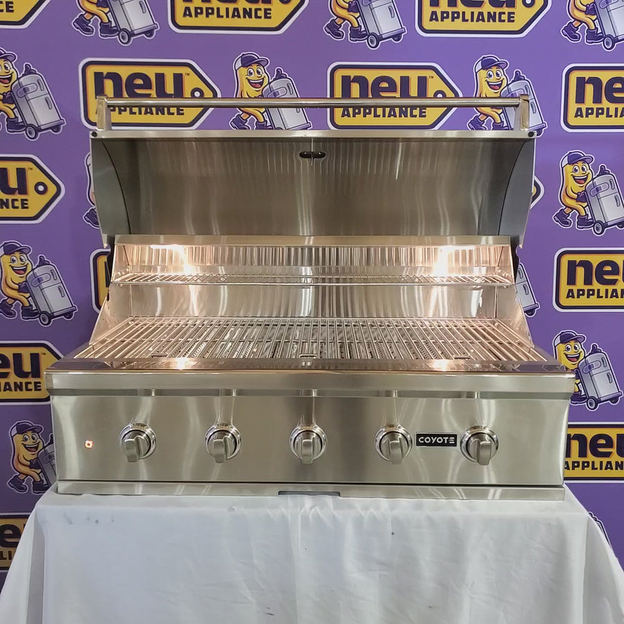 Pictures of Coyote 42 Inch Built-In Grill with 5 Infinity Burners™, 1275 sq. in. Cooking Surface, Interior Grill Lighting and Integrated Wing Guard 1118339 - C2C42NG - Scratch & Dent (Minor) - Neu Appliance Outlet - Discount Appliance Outlet in Austin, Tx