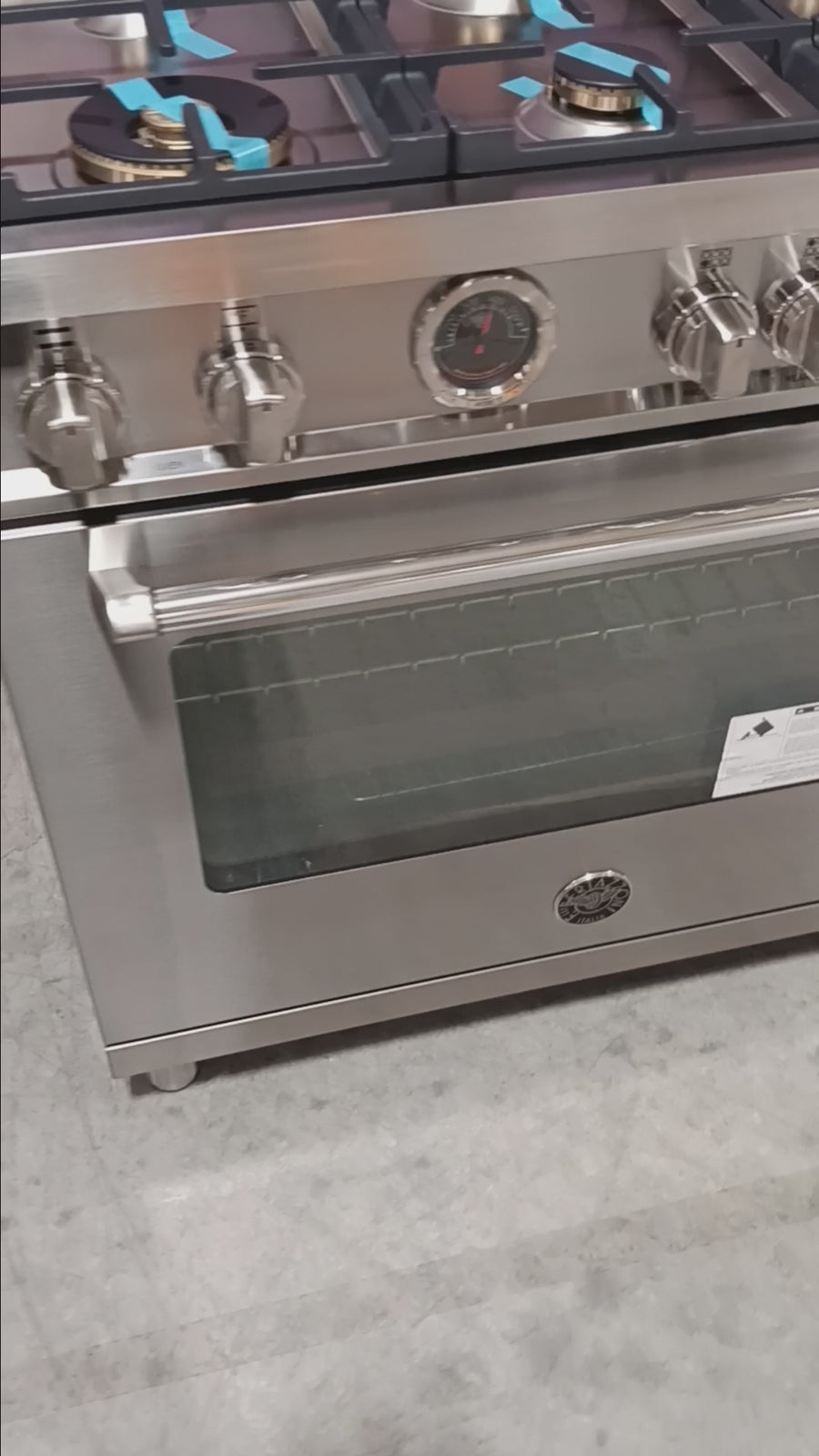 Pictures of Bertazzoni 36 in. Wide 6 Burner 5.76 cu. ft. Master SeriesDual Fuel Freestanding Range in Stainless Steel 11113105 - MAS366BCFEPXT - Scratch & Dent (Minor) - Neu Appliance Outlet - Discount Appliance Outlet in Austin, Tx
