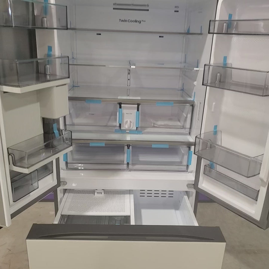 Pictures of Samsung Bespoke 3-Door French Door Refrigerator (30 cu. ft.) with Beverage Center™ in White Glass - Open Box - Neu Appliance Outlet - Discount Appliance Outlet in Austin, Tx