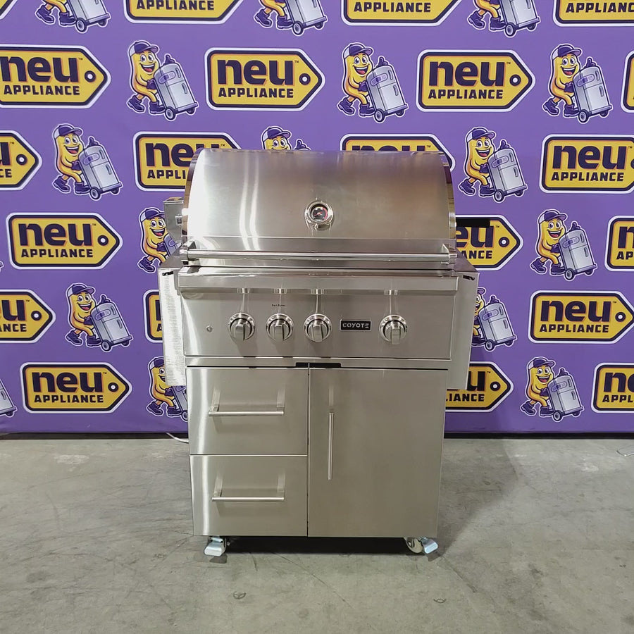 Pictures of Coyote 30 Inch Freestanding Grill with 2 Infinity Burners™, RapidSear™ Infrared Burner, 700 sq. in. Cooking Surface, Rotisserie and Smoker Box 1117281 - C2SL30NG-FS - Scratch & Dent (Minor) - Neu Appliance Outlet - Discount Appliance Outlet in Austin, Tx