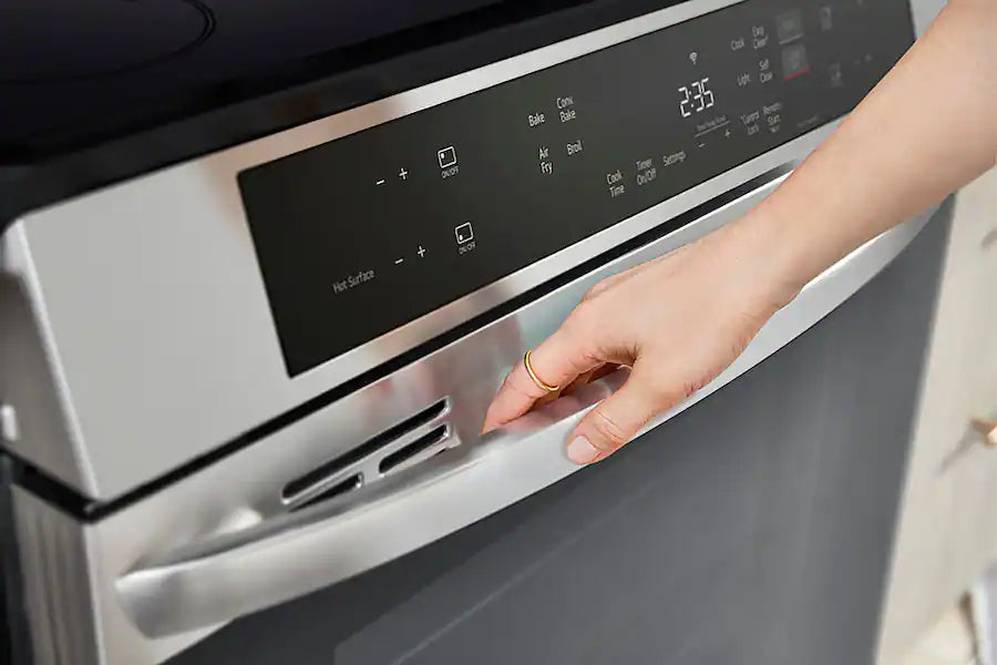 LG 6.3 cu. ft. Smart Induction Slide-in Range with Convection and Air Fry 3SD909 - LSIL6332FE - Open Box