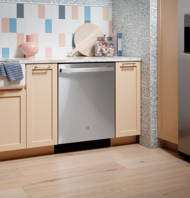 GE® Fingerprint Resistant Stainless Steel ENERGY STAR® Top Control with Stainless Steel Interior Dishwasher with Sanitize Cycle GE9849 - GDT670SYVFS - New in Box