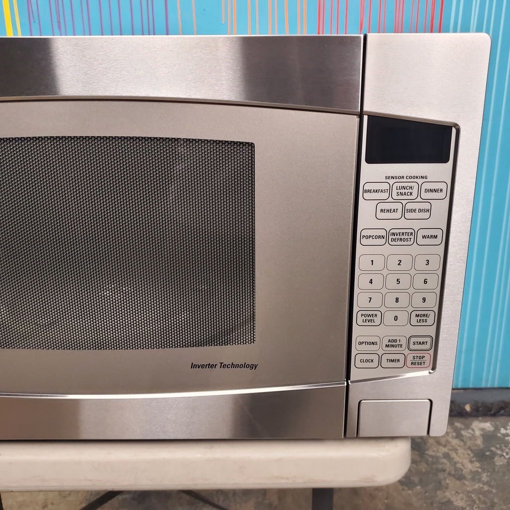 Pictures of Scratch and Dent - Stainless Steel GE. 2.2 cu. ft. Countertop Microwave Oven with Inverter Defrost Technology - Neu Appliance Outlet - Discount Appliance Outlet in Austin, Tx